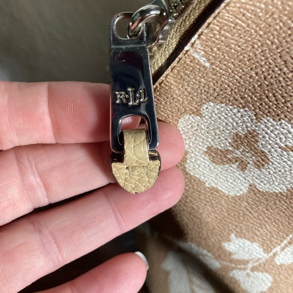 Lauren Ralph Lauren Amberly Dome Beige and White Floral Satchel - Picture 6 of 9